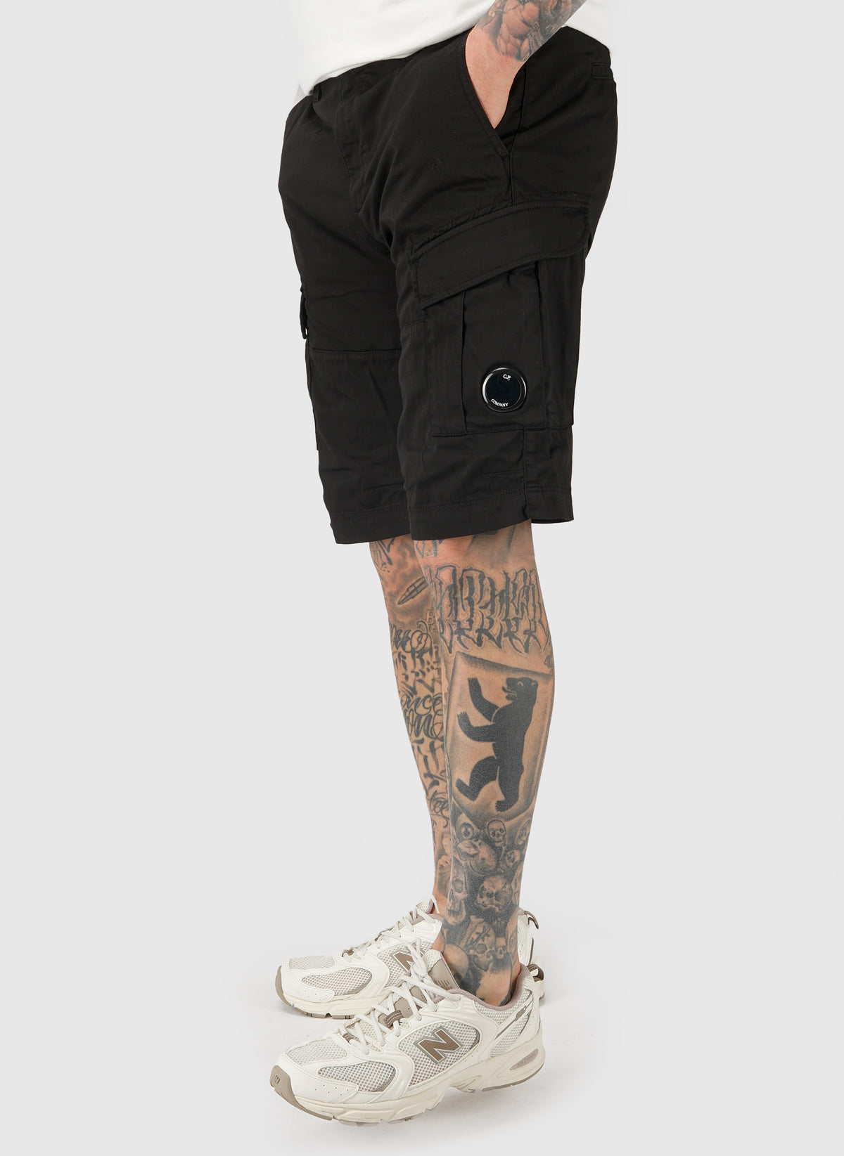 Stretch Sateen Cargo Lens Shorts - Black