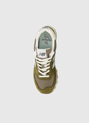 U574 - Calcium/Dark Silver Metallic