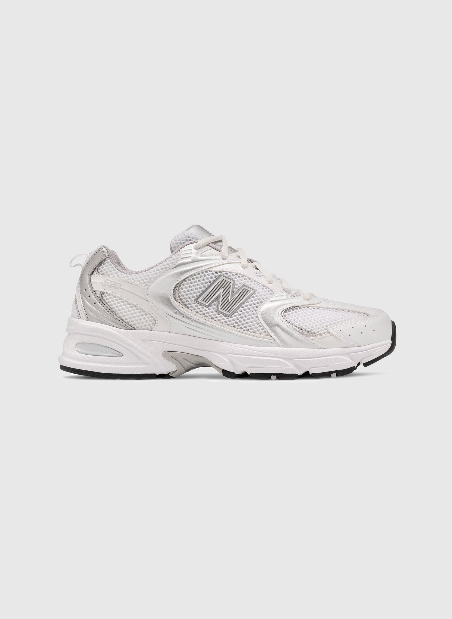 MR530 - White/Silver Metallic