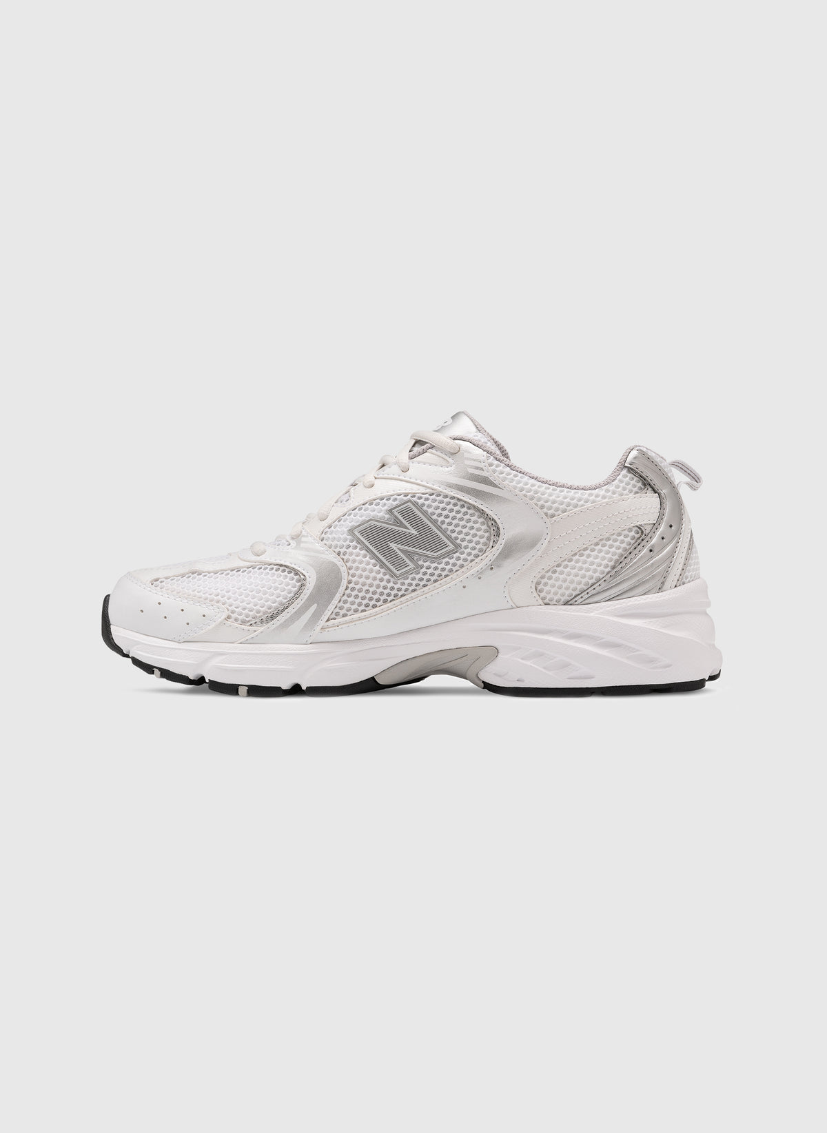 MR530 - White/Silver Metallic