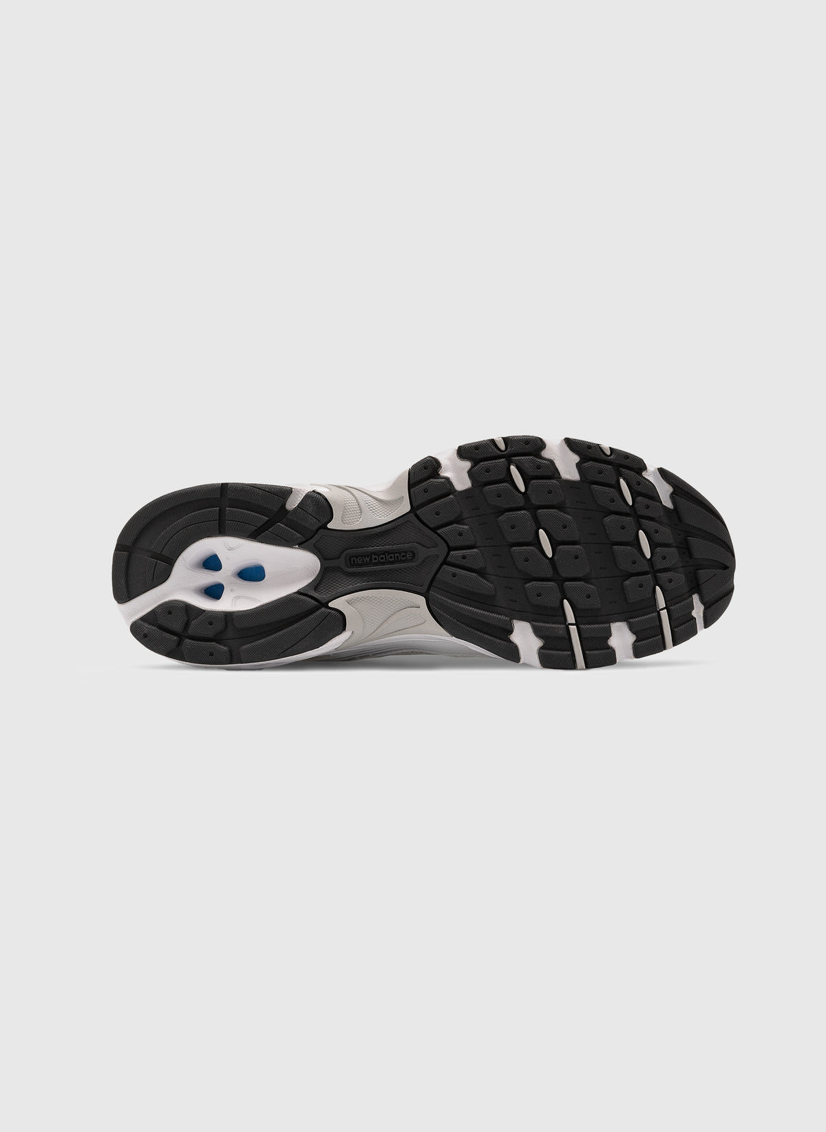 MR530 - White/Silver Metallic