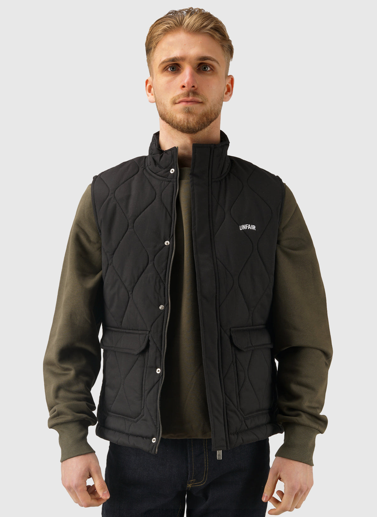 Curved Hunter Vest - Black