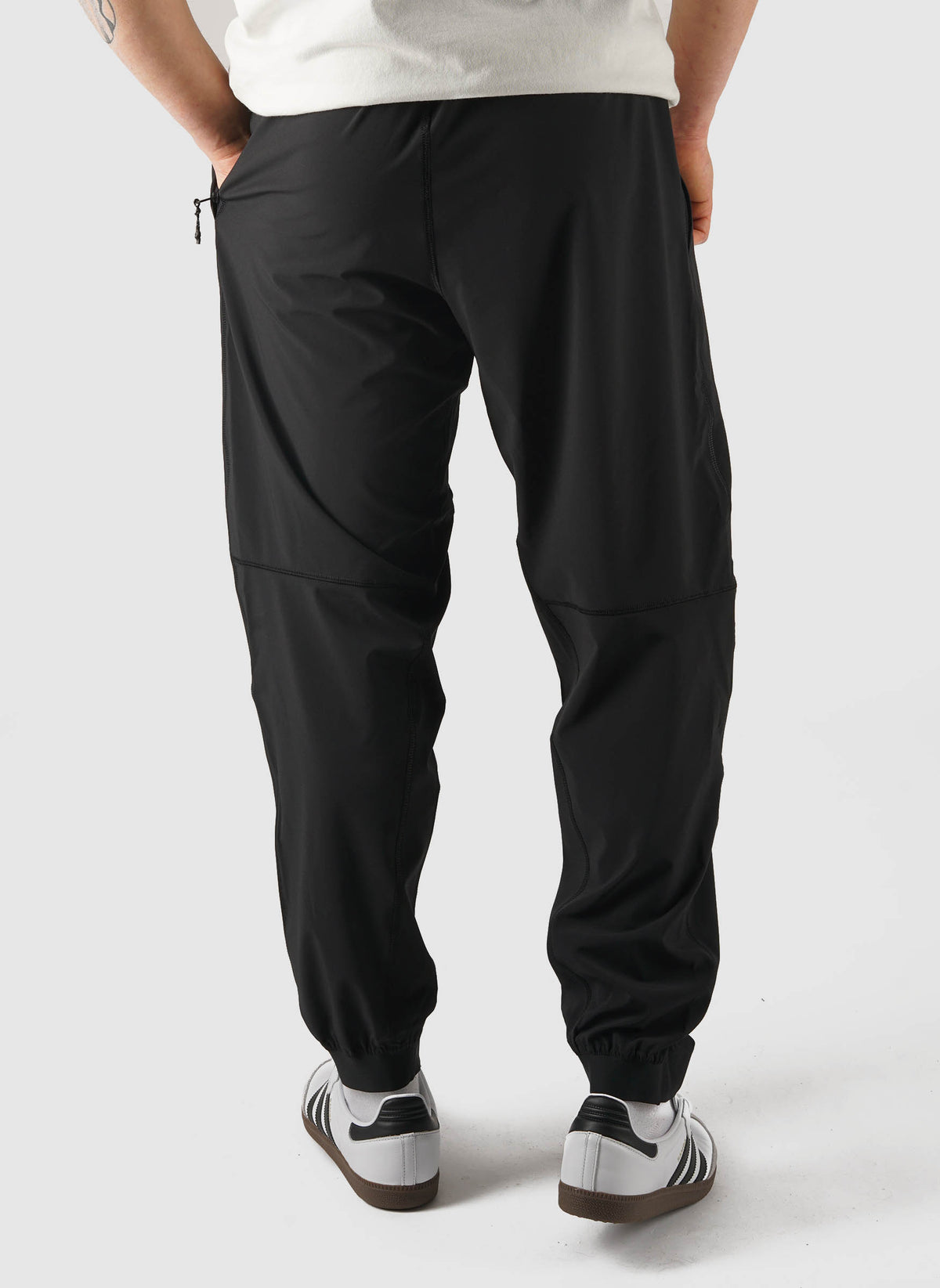 Train Essentials Woven Trackpants - Black/White